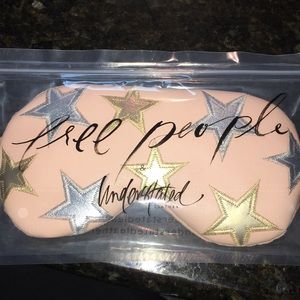 NEVER OPENED FREE PEOPLE TRAVEL MASK